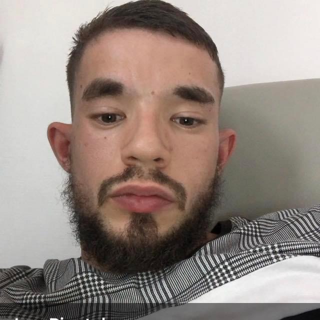 Leno - Site gay gratuit à Putz Profil de Leno, 22 ans, Site gay gratuit à Putz (Grisons)