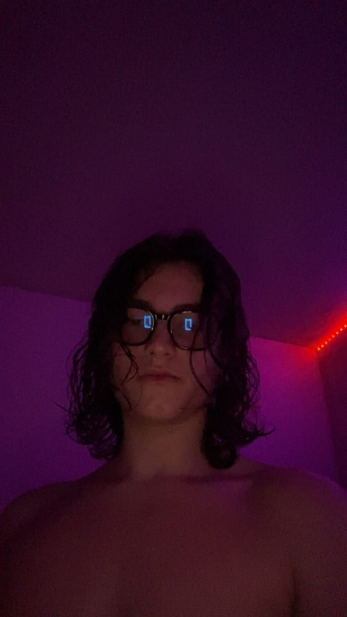 Azaria - Site gay gratuit à Guarda Profil de Azaria, 23 ans, Site gay gratuit à Guarda (Grisons)