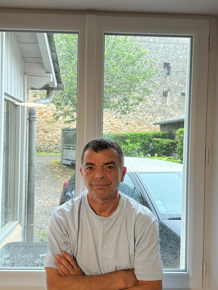 Laouenan - Site gay gratuit à Yvorne Profil de Laouenan, 37 ans, Site gay gratuit à Yvorne (Vaud)