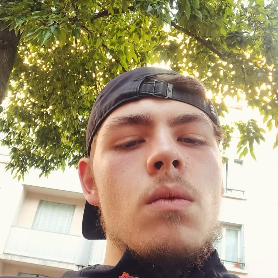 Profil de Whesley, 34 ans, Site gay gratuit à Yvorne (Vaud)