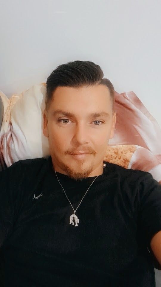 Profil de Ghassen, 33 ans, Site gay gratuit à Vermes (Jura)