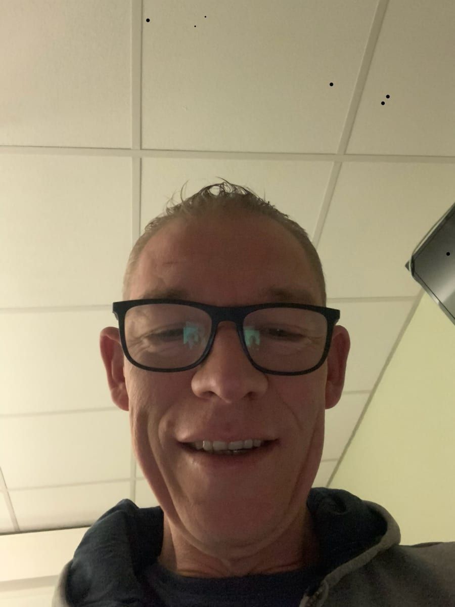 Charles-adrien - Site gay gratuit à Zwingen Profil de Charles-adrien, 36 ans, Site gay gratuit à Zwingen (Bâle-Campagne)