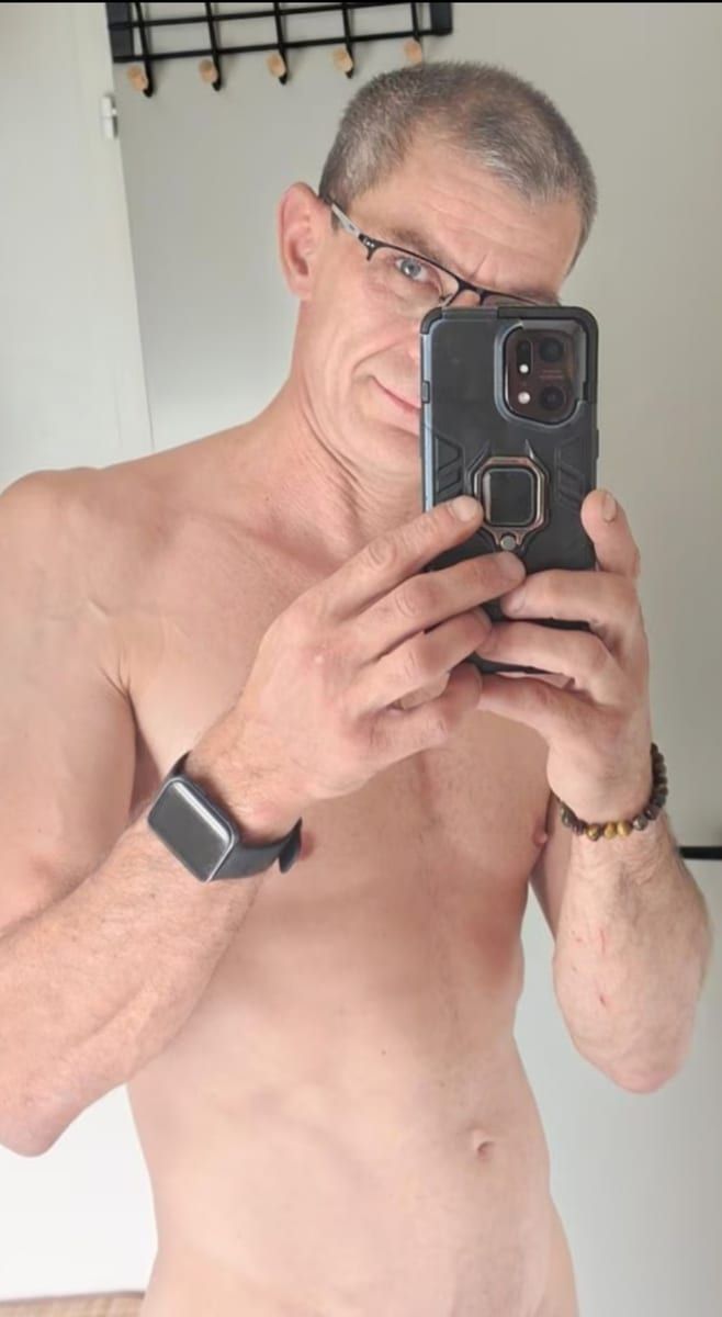 Jessone - Site gay gratuit à Wolhusen Profil de Jessone, 39 ans, Site gay gratuit à Wolhusen (Lucerne)