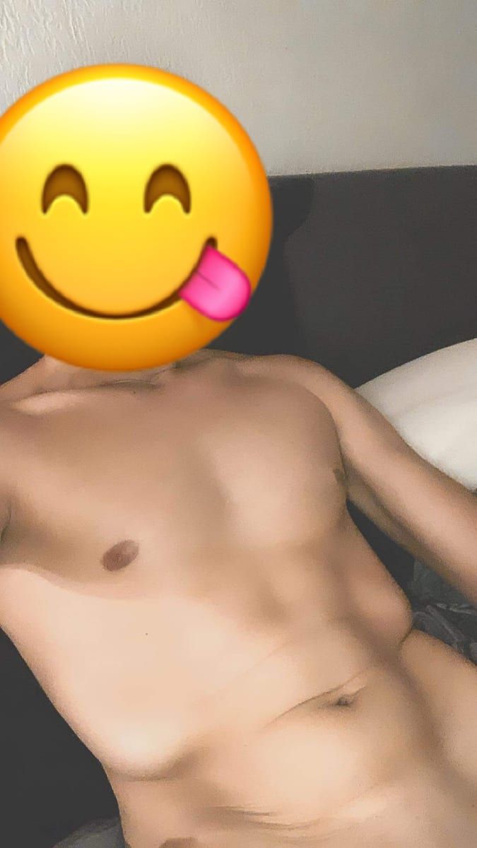 Eustache - Site gay gratuit à Stetten SH Profil de Eustache, 31 ans, Site gay gratuit à Stetten SH (Schaffhouse)
