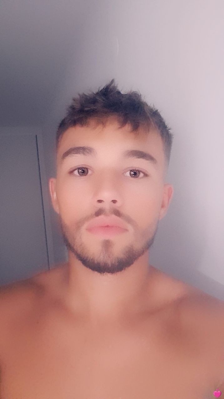 Kengy - Site gay gratuit à Oberbalmberg Profil de Kengy, 31 ans, Site gay gratuit à Oberbalmberg (Soleure)